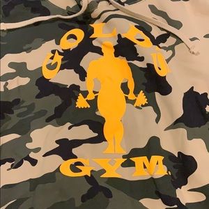Gold’s Gym army sweatshirt